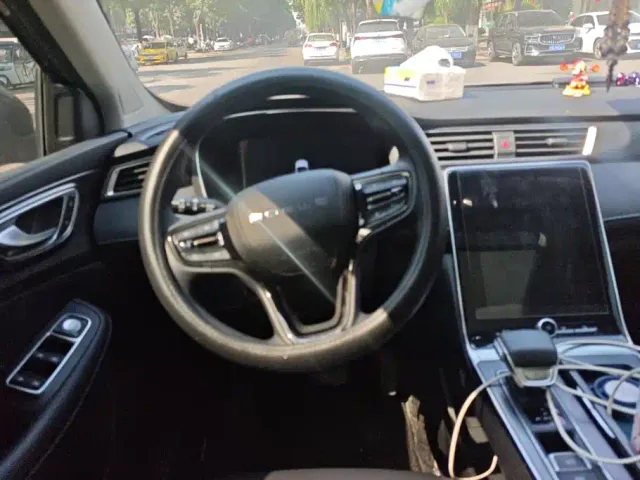 Roewe RX5 — Фото автомобиля 15