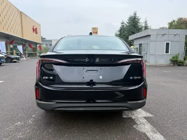 Hongqi E-QM5 — Фото автомобиля 8