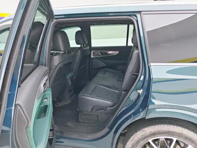 GAC Trumpchi GS8 — Фото автомобиля 11