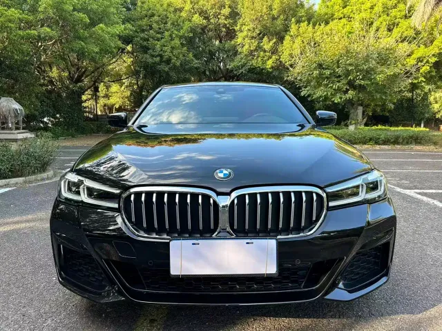 BMW 5 Series — Фото автомобиля 2