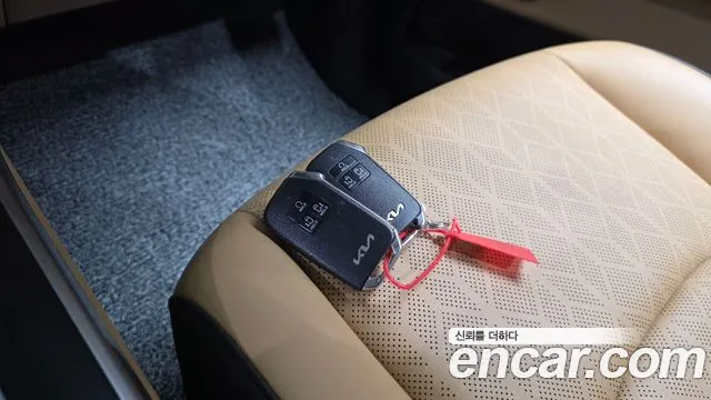 Kia Carnival Generation 4 — Фото автомобиля 23