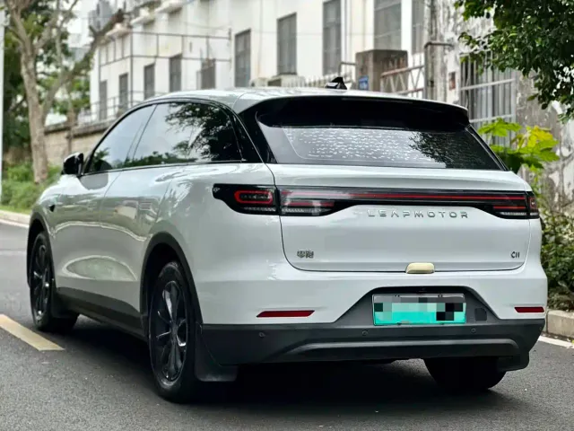 Leapmotor C11 — Фото автомобиля 8