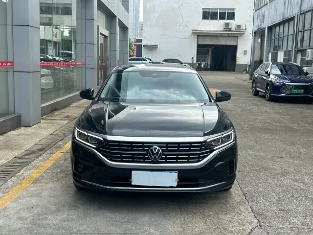 Volkswagen Passat — Фото автомобиля 2