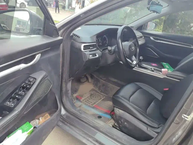 Geely Emgrand — Фото автомобиля 13