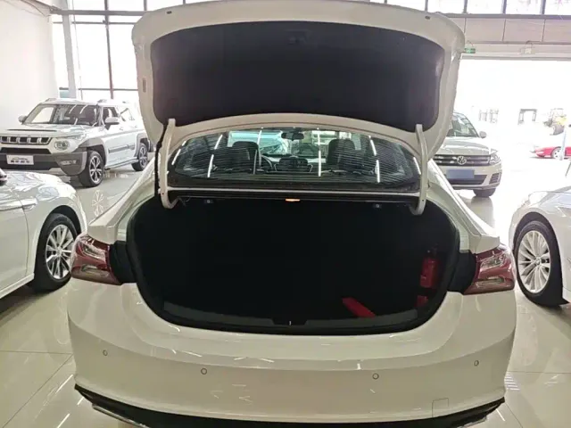 Chevrolet Malibu XL — Фото автомобиля 17