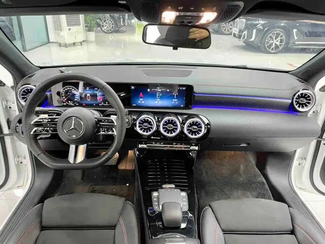 Mercedes-Benz A-Class — Фото автомобиля 4