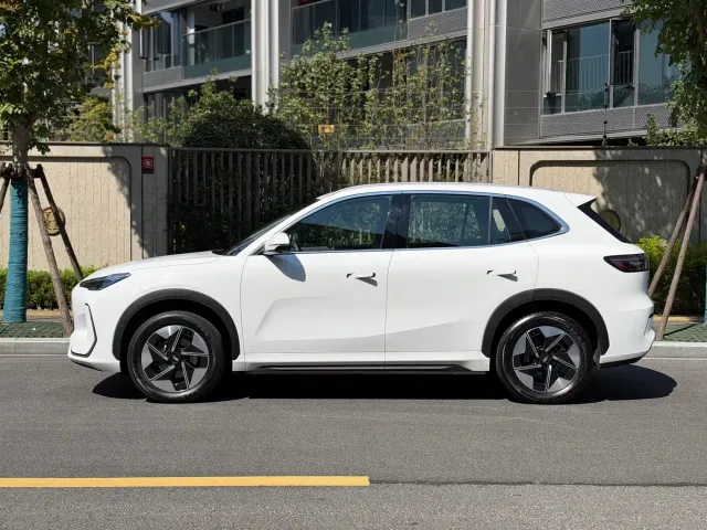 Geely Galaxy E5 — Фото автомобиля 3