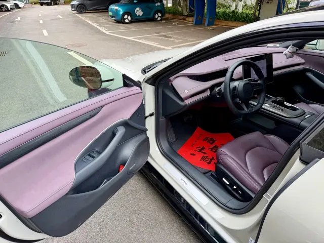 Xiaomi SU7 — Фото автомобиля 7