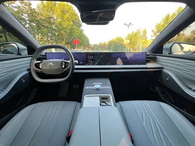 Geely Galaxy E8 — Фото автомобиля 4