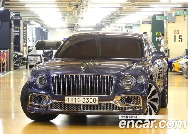 Bentley Flying Spur Flying Spur 3 поколение 4.0 Azure — Фото автомобиля 3