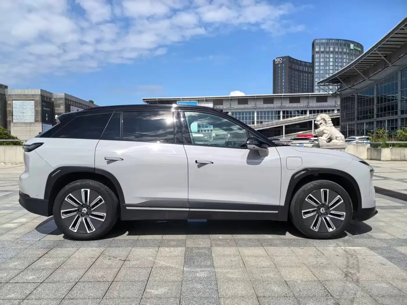 NIO NIO ES7 2022 75kWh — Фото автомобиля 4