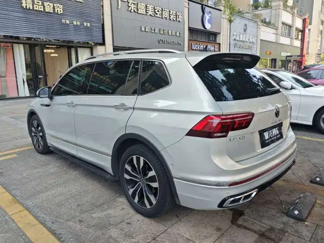 Volkswagen Tiguan L — Фото автомобиля 10