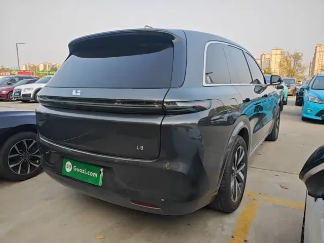 Li Auto L8 — Фото автомобиля 6
