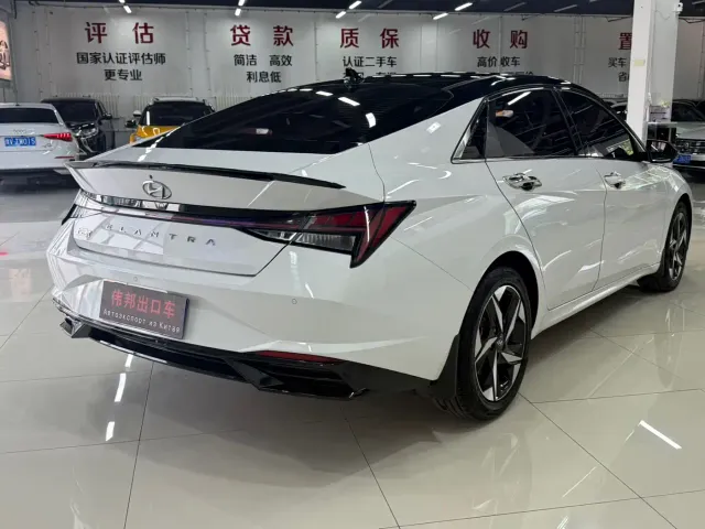 Hyundai Elantra — Фото автомобиля 6