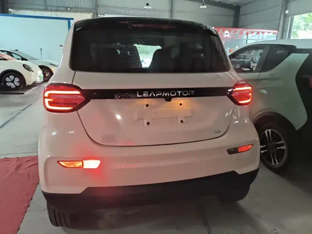 Leapmotor T03 — Фото автомобиля 5