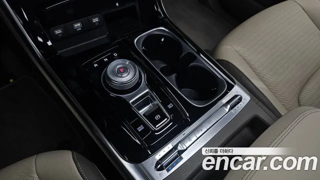 Kia Carnival Generation 4 — Фото автомобиля 12