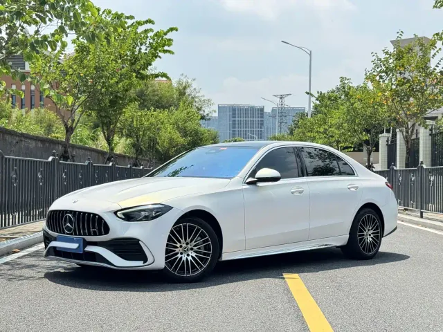 Фотография автомобиля — Mercedes-Benz C-Class