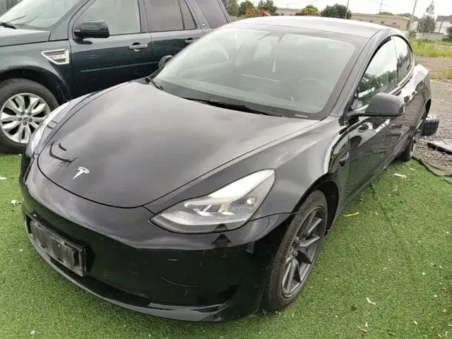 Фотография автомобиля — Tesla Model 3