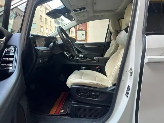 GAC Trumpchi E9 — Фото автомобиля 8