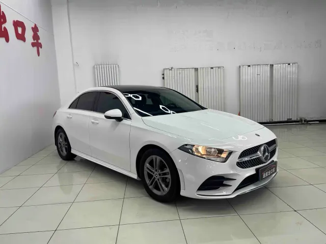 Mercedes-Benz Mercedes-Benz A-Class 2022 A 180 L Sport Sedan — Фото автомобиля 2