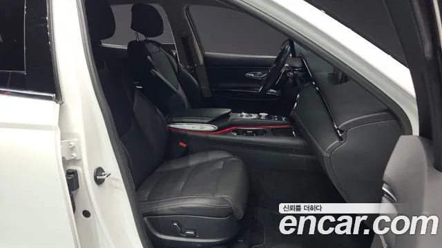 Genesis GV70 — Фото автомобиля 16