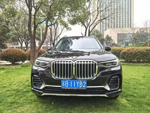 BMW X7 — Фото автомобиля 2