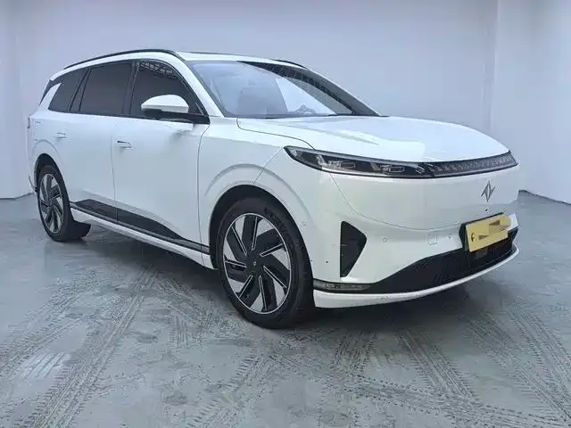Dongfeng eπ 008 — Фото автомобиля 3