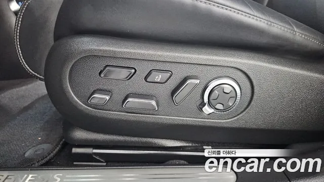 Genesis GV60 — Фото автомобиля 30