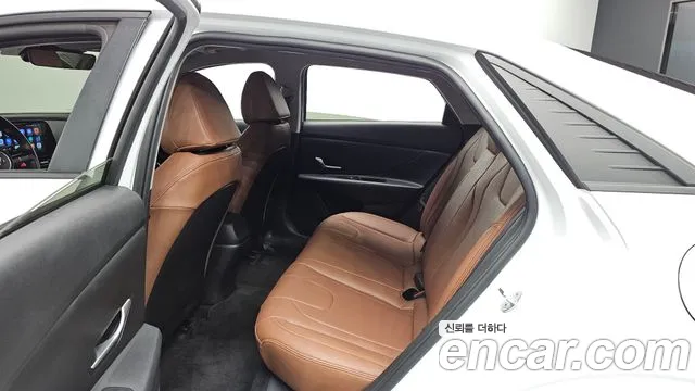 Hyundai AVANTE Avante (CN7) — Фото автомобиля 12