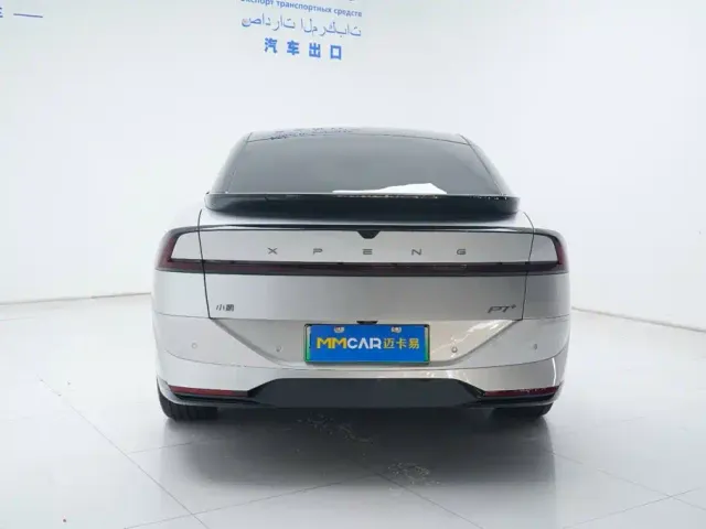 Xpeng P7+ — Фото автомобиля 18
