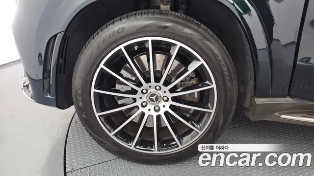 Mercedes-Benz GLE-Class — Фото автомобиля 5