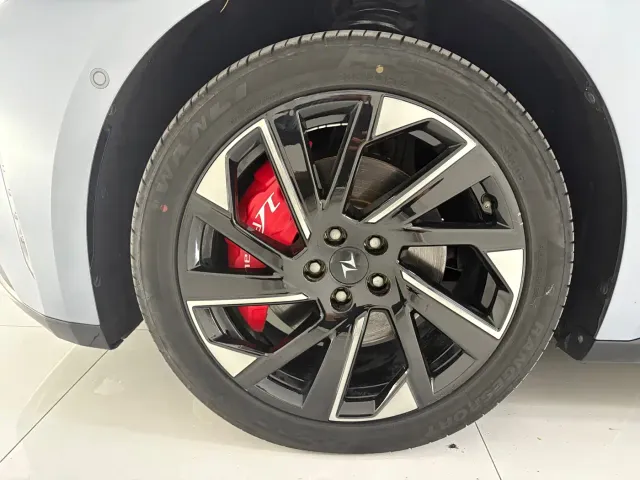 Dongfeng eπ 007 — Фото автомобиля 21