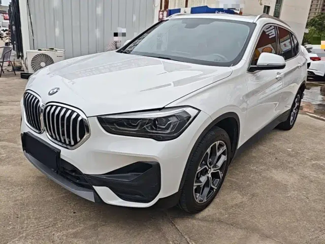 Фотография автомобиля — BMW X1