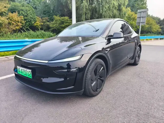 Фотография автомобиля — Tesla Model Y