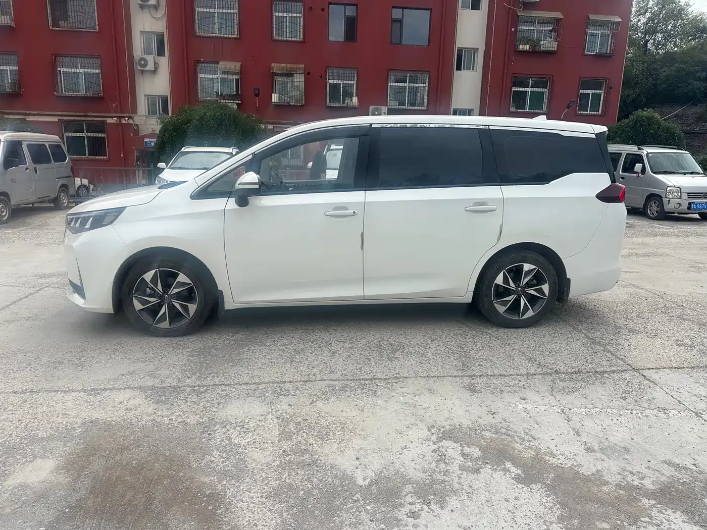 GAC Trumpchi Trumpchi M6 2021 PRO 270T DCT Prestige Edition — Фото автомобиля 2