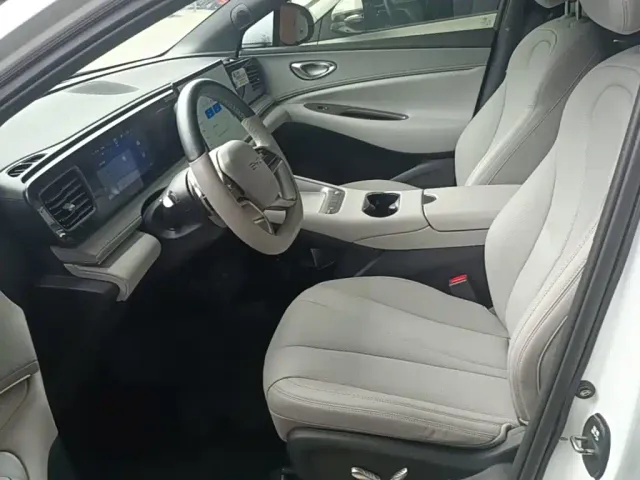 BYD Sealion 06 — Фото автомобиля 14