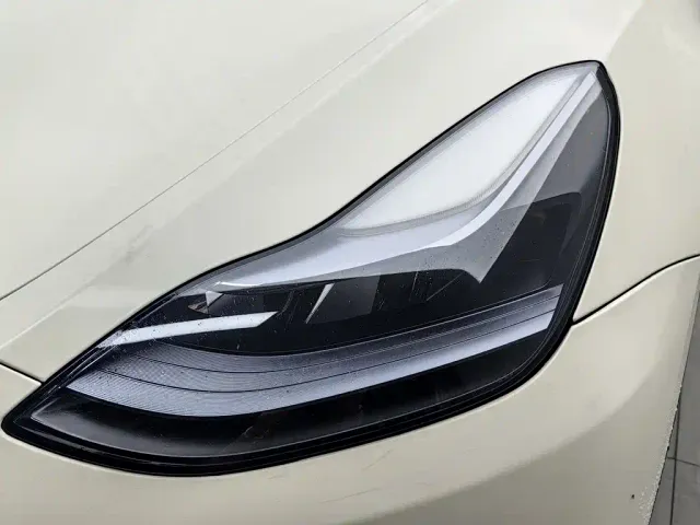 Tesla Model Y — Фото автомобиля 7