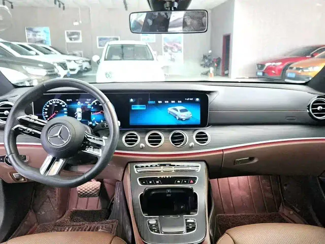 Mercedes-Benz E-Class — Фото автомобиля 6