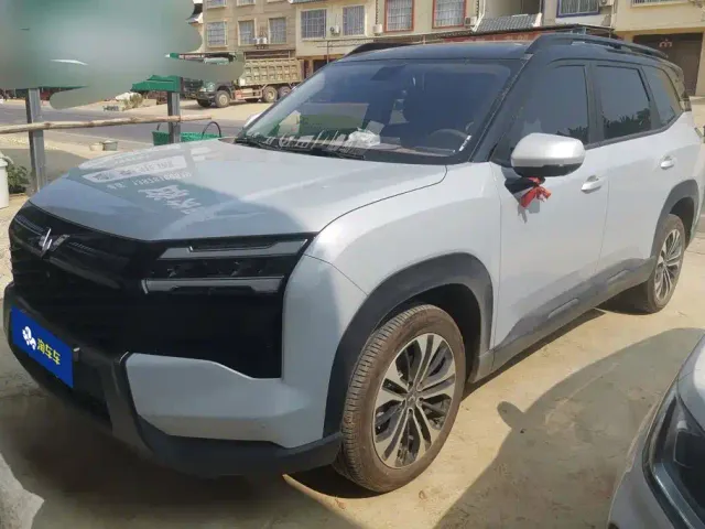 Фотография автомобиля — Wuling Starlight 560