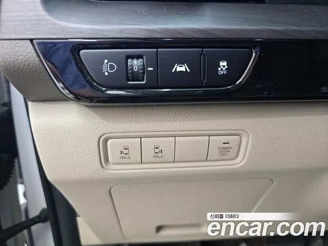 Kia Carnival Generation 4 — Фото автомобиля 15