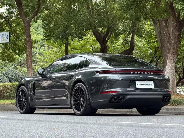 Porsche Panamera — Фото автомобиля 24