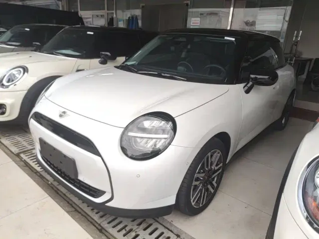 Фотография автомобиля — MINI Cooper