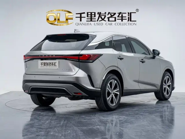 Lexus RX — Фото автомобиля 3