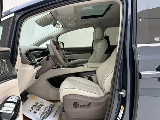 Denza Denza D9 2022 DM-i 970 All-Wheel Drive Honor Edition — Фото автомобиля 16
