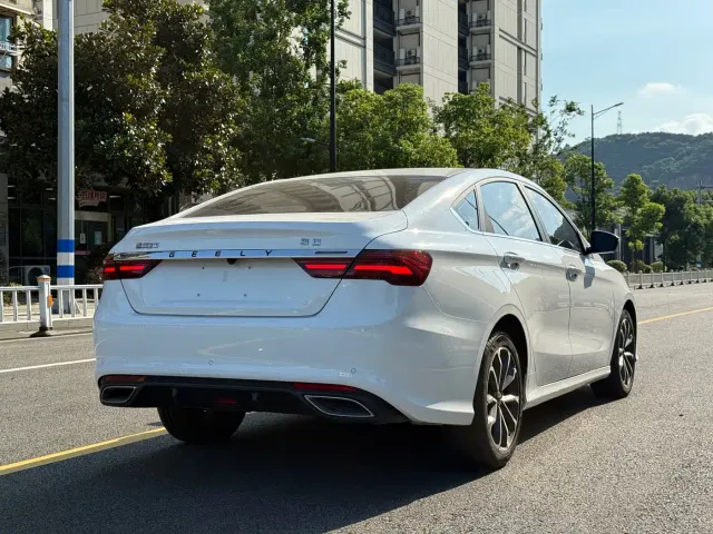 Geely Binrui — Фото автомобиля 14