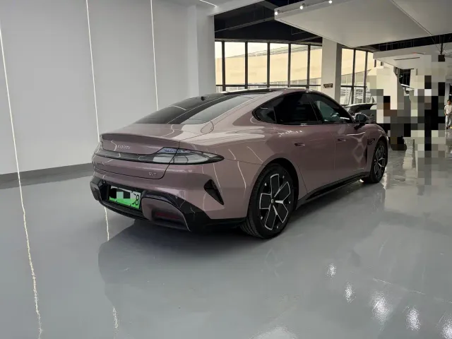Xiaomi SU7 — Фото автомобиля 16