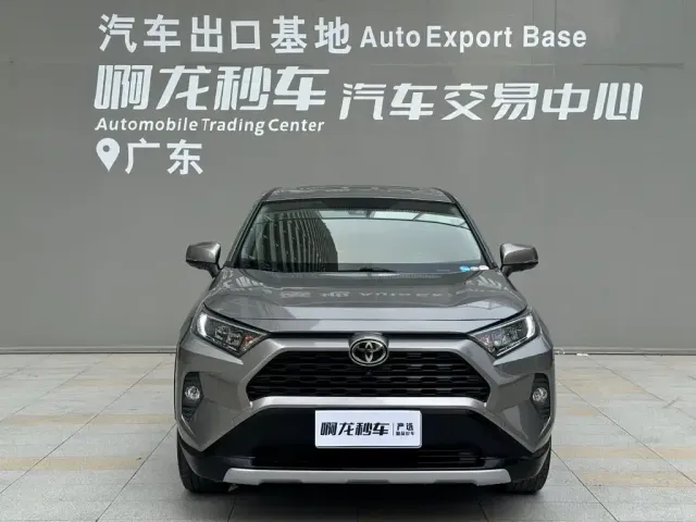 Toyota RAV4 — Фото автомобиля 2