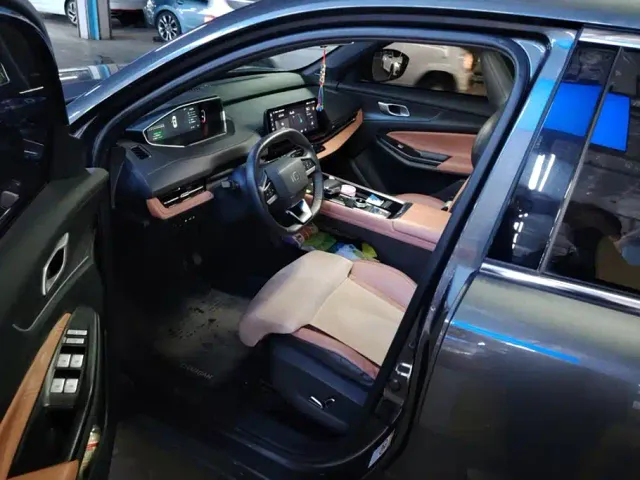 Changan Qiyuan Q05 — Фото автомобиля 9