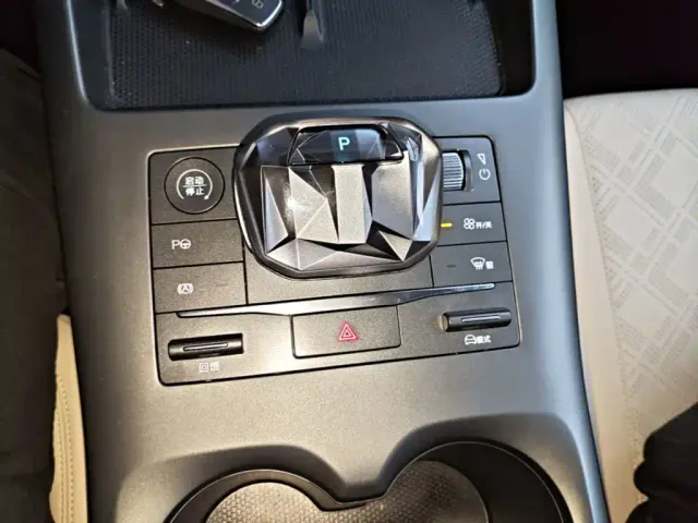 BYD Qin PLUS — Фото автомобиля 13