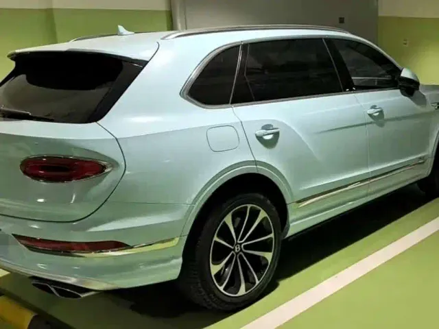 Bentley Bentayga — Фото автомобиля 5